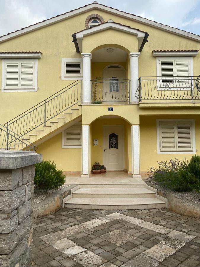 Apartment Laetitia Kaštelir Dış mekan fotoğraf