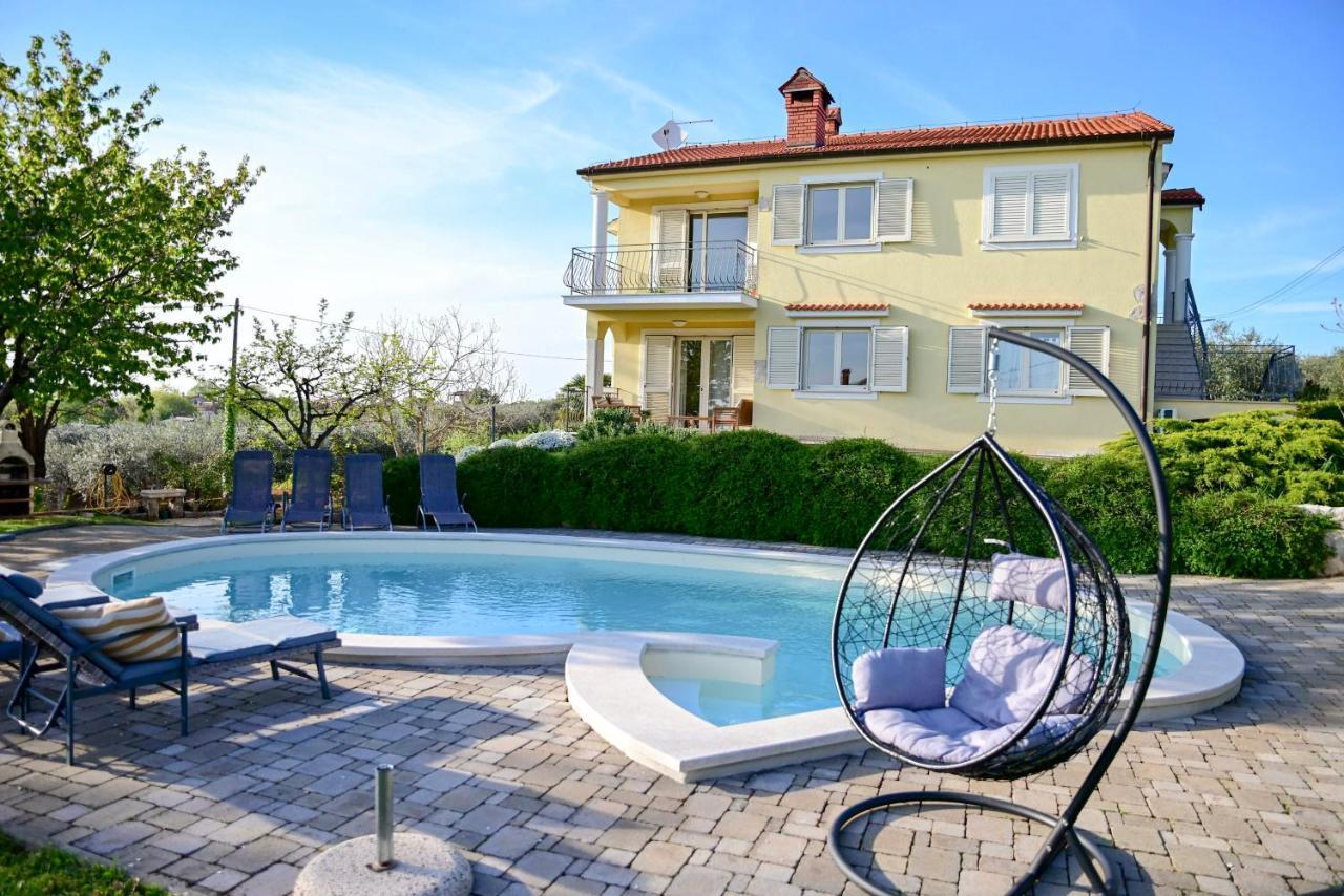 Apartment Laetitia Kaštelir Dış mekan fotoğraf